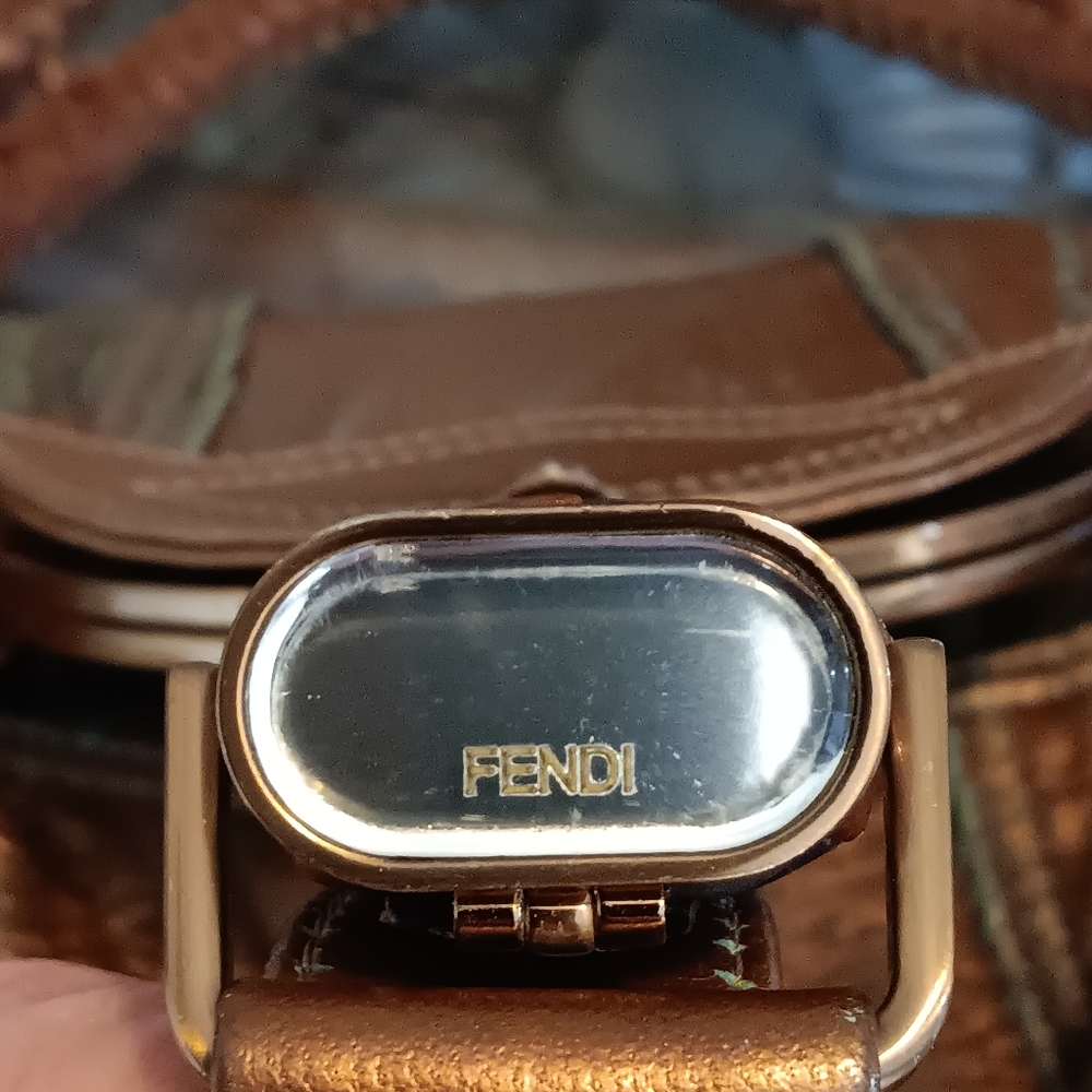 Fendi spy bag excellent condition!! - Picture 5 of 16